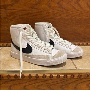 Nike Blazer Mid 77